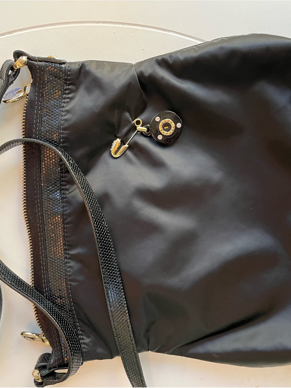 Rare Henri Bendel New York Black Crossbody Shoulder Bag - No Longer Made - Picture 8 of 10